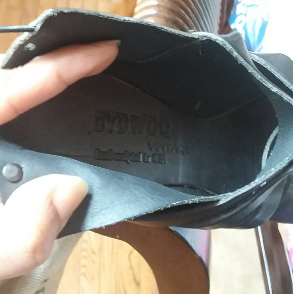 Cydwoq handmade leather pumps - Picture 6 of 6